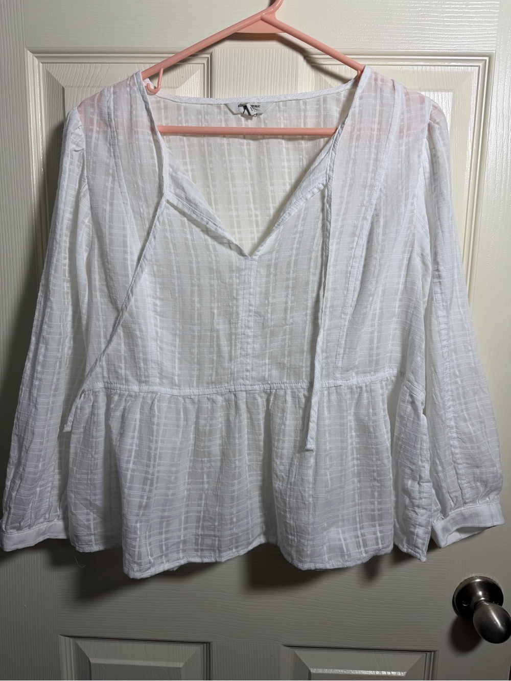 Women’s White 100% Cotton V-Neck Peplum Blouse, size Large